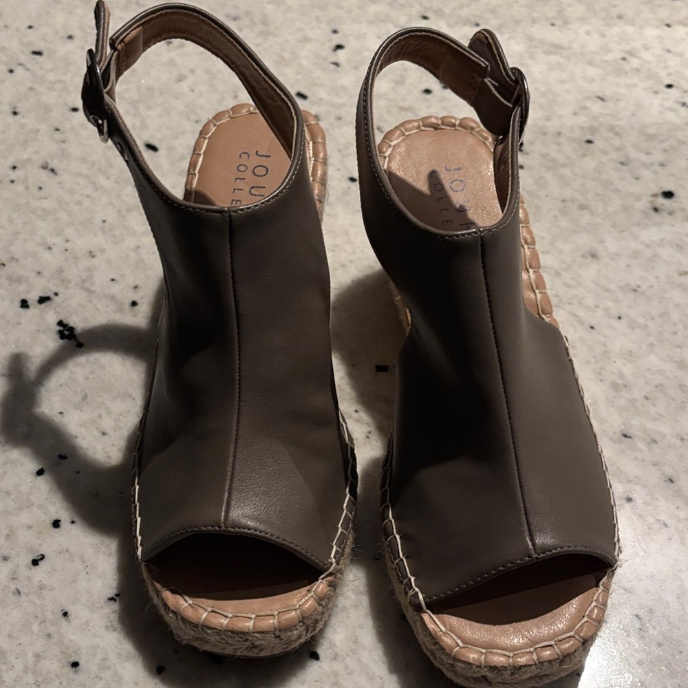 Journee Taupe Leather Peep-Toe Espadrille Wedge Sandals - Size 5.5